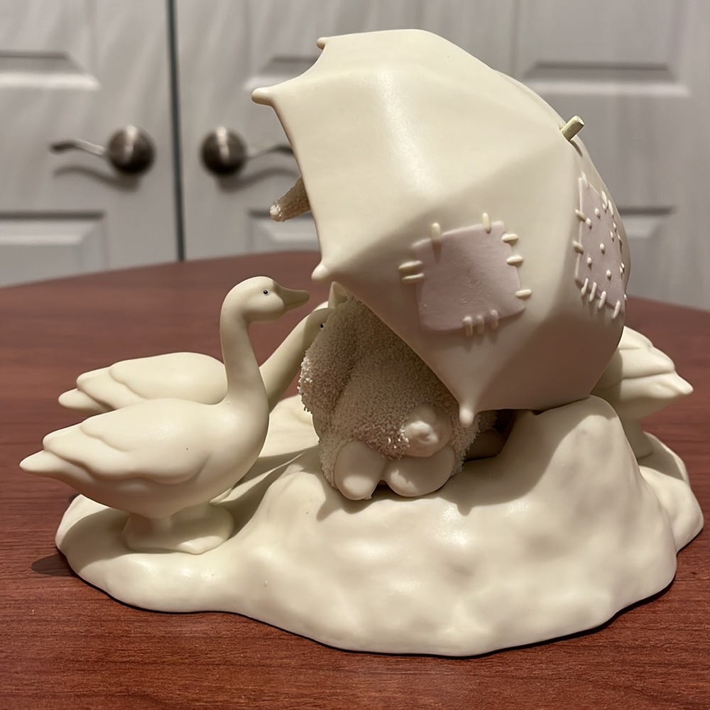 Snowbabies, bisque porcelain figurine, “Rain, Rain, Go Away” - Picture 5 of 12